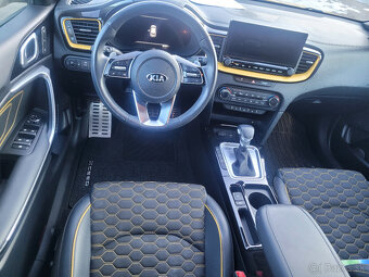 Kia XCee´d, 1,6CRDI 100KW EXCLUSIV 46000KM - 9