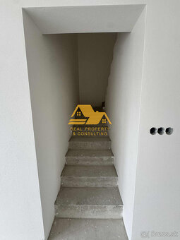 Predám novostavbu v radovej zástavbe v Nových Zámkoch - 9