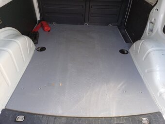 Predám VW Caddy 2.0TDI CR, 75Kw,rok výroby 2018,najazdených - 9