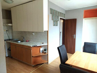 PREDAJ 3 - IZBOVÝ TEHLOVÝ BYT BLÍZKE CENTRUM MESTA - 9