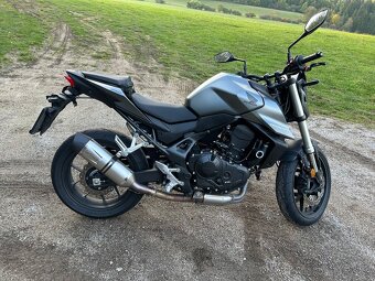 Honda hornet 750 - 9