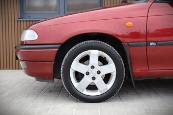 Opel Astra 1.4 GL, SR. kúpené, 76626 km - 9