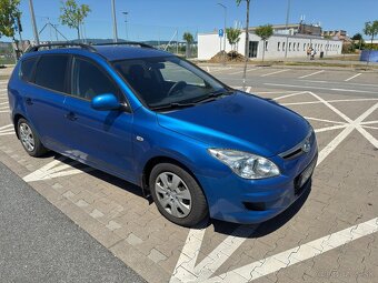 Hyundai i30 CW 1.6 CRDi – 2008 – 2 300 € - 9
