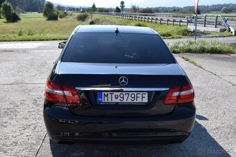 Mercedes-Benz E trieda Sedan 350 CDI Blue Elegance 4matic - 9