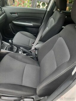 Suzuki Vitara 1.0 - 9