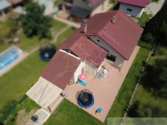 Pekný 3-izbový rodinný dom s veľkým pozemkom a garážou - 9