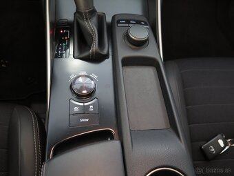 Lexus IS 300h klima, kamera, DPH, - 9