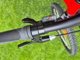 Predám detský horský bicykel 24" Rockrider ST900 - 9