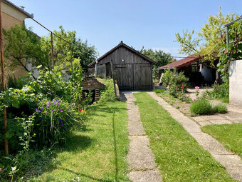 Rodinný dom s veľkou záhradou /1054 m2/, Kolárovo - 9