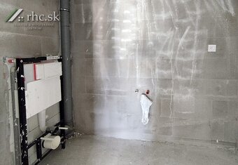 MODERNÝ 3 IZB BYT S BALKÓNOM - HVIEZDOSLAVOVA, STROPKOV - 9