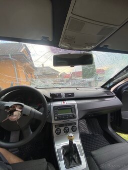 Rozpredam passat B6 103kw - 9