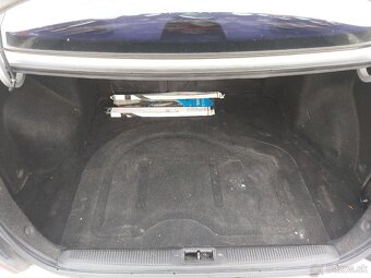 Hyundai Elantra 1.6i 16V Comfort - 9