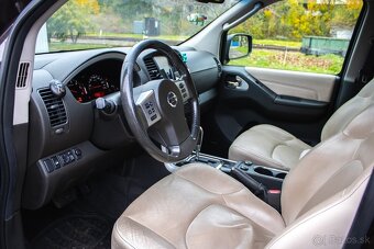 Nissan Pathfinder - 9