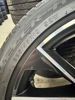 ORIGINAL SKODA KAROQ SPORTLINE VEGA R19 5x112 225/45/19 - 9