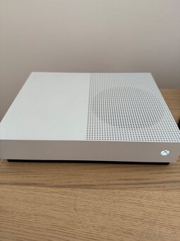 Xbox One S 1TB - 9