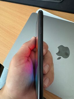 iPhone se 2020- batéria 87% - 9