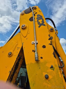 JCB 4cx - 9