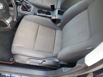 Predám Wolkswagen Golf 5 TDI Comfortline - 9