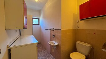 NA PREDAJ 5 izbový rodinný dom v obci Urmince - Topoľčany - 9