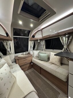 🔱 Anglicky karavan Bailey Unicorn Segovia rok 2018/19 | A - 9