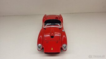 1:18 FERRARI 250 TESTA ROSSA - 9