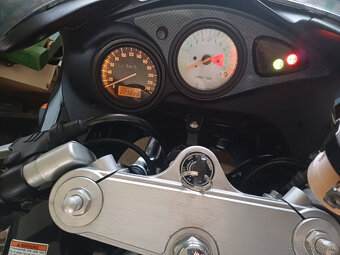 Suzuki SV 650S - 9