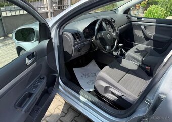 Volkswagen Golf 1,4i Pravid.servis klima tempo benzín - 9