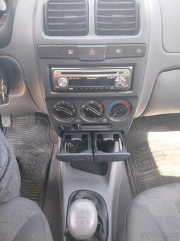 Hyundai Accent - 9