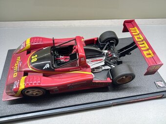 FERRARI 333 SP MOMO HOTWHEELS 1:18 č.2 - 9