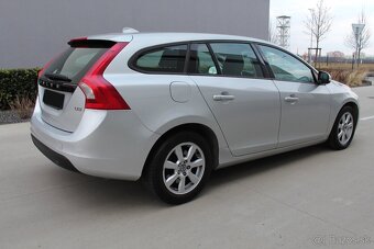 Volvo V60 2.0 D4 Kinetic - 9