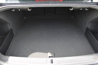 Volkswagen Passat 2,0TDi 103 kW Comfortline - 9