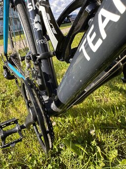 Predám cestný bicykel Frog Road 70 Team Sky edition - 9