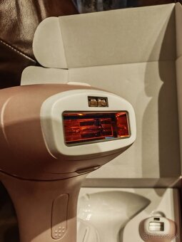 Nový nepoužitý Philips Lumea Series 9000 IPL depilátor - 9