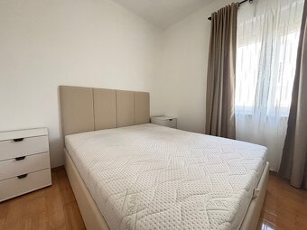 Zariadený 2,5 izbový apartmán s veľkou terasou / Chorvátsko - 9