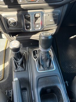 Predám Jeep WRANGLER - 9