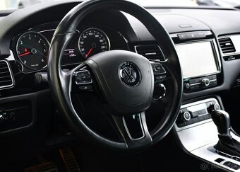 Volkswagen Touareg 3.0TDi 4M A/T VZDUCH TAŽNÉ ČR 176 kw - 9