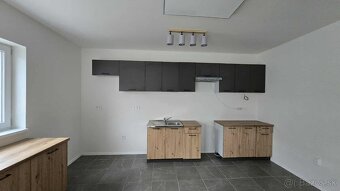 TOP CENA - DOKONČENÁ NOVOSTAVBA - stačí sa už len nasťahovať - 9