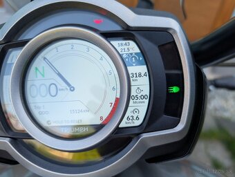 Triumph Rocket 3 GT (r.v. 2021) - 9