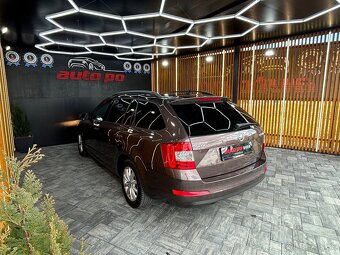 Škoda Octavia Combi 2.0 TDI Elegance/Style - 9