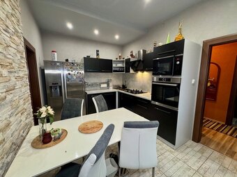 Väčší 3 izbový byt v skvelej lokalite na predaj, R.Dúbravca - 9