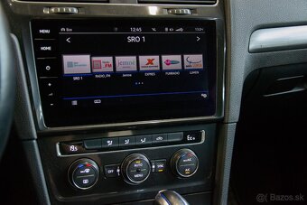 Volkswagen e-Golf - 9