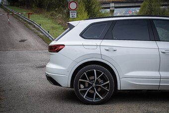 Touareg 3.0 TDI V6 286k R-Line, IQ Light, Pano, Vzduch, DPH - 9