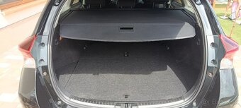Predám Toyota Auris Hybrid 1.8 Edition - 9