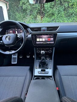 ŠKODA SUPERB COMBI 2.0TDI M6 - 9