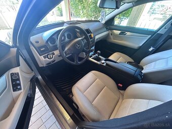 Mercedes-Benz C320 - 9