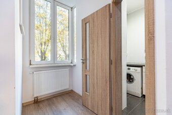 Priestranný 2-izbový byt po kompletnej rekonštrukcii v centr - 9