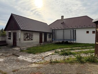 Na predaj rodinný dom s veľkým pozemkom, Pata - 9