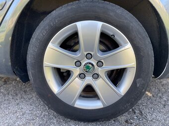 Octavia 1.6 77kw combi 2011 - 9