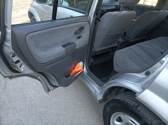 Suzuki Grand Vitara 2.0 td 4x4 - 9