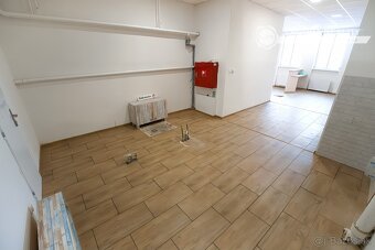 Podnikateľský priestor (70 m2) centrum Sp. Nová Ves - 9